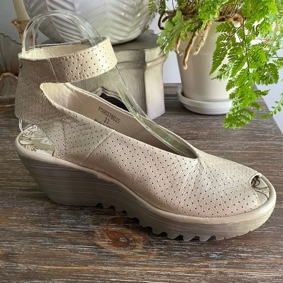 Fly London Yala Perforated‎ Peep Toe Slingback Wedges Shoes Womens 37 / 6.5-7 - Picture 6 of 10